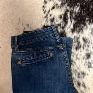 Women’s Lynden cinch jeans.